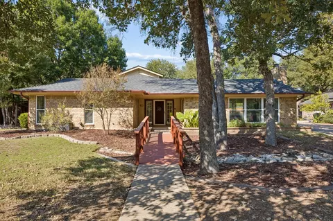 1501 Schumac Ln, Bedford, TX 76022