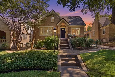 1138 N Edgefield Ave, Dallas, TX 75208