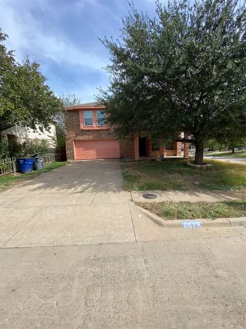 6628 Leaning Oaks St, Dallas, TX 75241