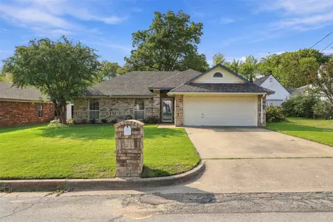 411 W Spring St, Weatherford, TX 76086