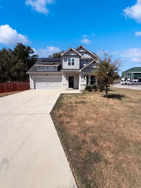 402 N Race St, Tioga, TX 76271