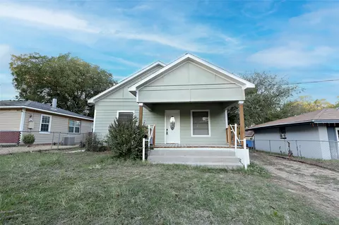 507 Orchard St, Bowie, TX 76230