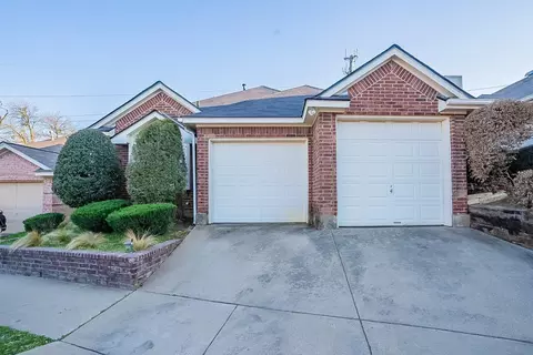 1224 Falcon Trl, Bedford, TX 76021