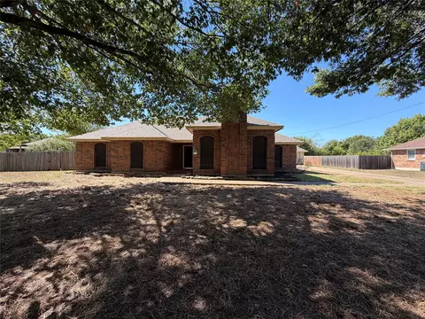 133 Jason Dr, Red Oak, TX 75154