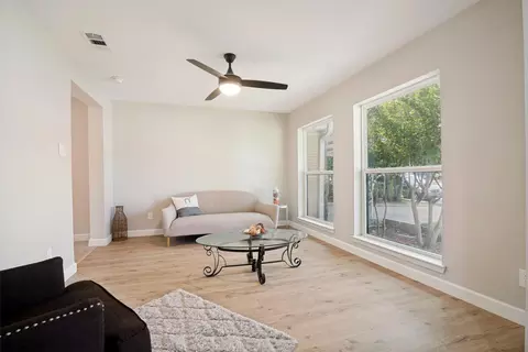 110 W Marguerita Dr, Garland, TX 75040