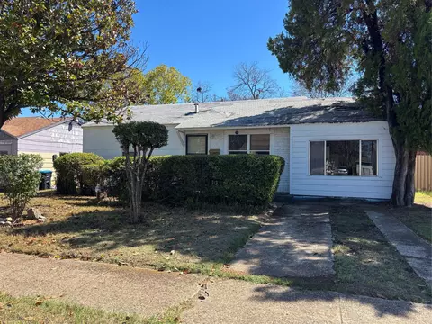 2436 Rattikin Rd, Fort Worth, TX 76105
