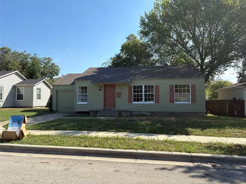 5037 Fairfax St, Fort Worth, TX 76116