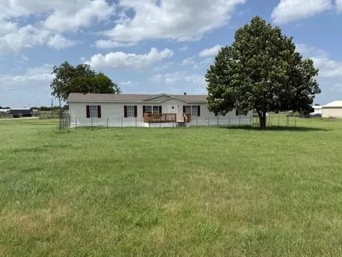 4040 Dillard Ct, Joshua, TX 76058