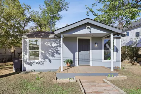 1724 Lloyd Ave, Fort Worth, TX 76105