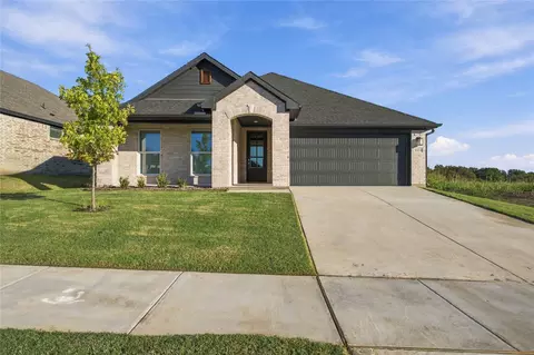 4215 Hummingbird Dr, Sherman, TX 75092