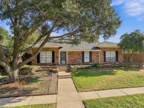 841 Villa Ridge Dr, Garland, TX 75043