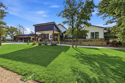 Exterior - 141 County Road 2115, Gainesville, TX 76240 photo 1 of 5