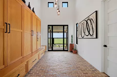 Entry Way - 141 County Road 2115, Gainesville, TX 76240 photo 1 of 1