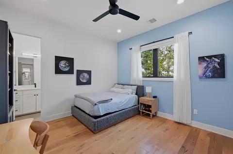 Bedroom - 141 County Road 2115, Gainesville, TX 76240 photo 5 of 6