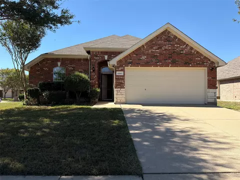 5327 Lake Gardens Dr, Grand Prairie, TX 75052