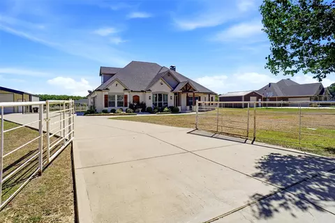 Exterior - 135 Smith Ln, Combine, TX 75159 photo 2 of 4