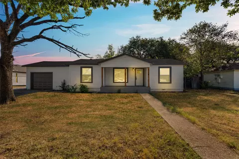 4548 Hodgkins Rd, Lake Worth, TX 76135