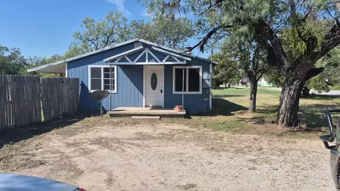 1006 SE Martin Luther King Jr St SE, Mineral Wells, TX 76067