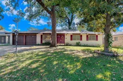 9521 Poinsetta Dr, Shreveport, LA 71118