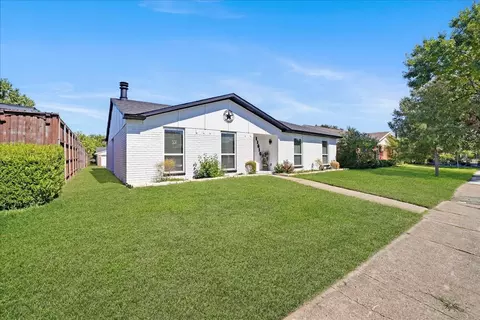 11615 Featherbrook Dr, Dallas, TX 75228