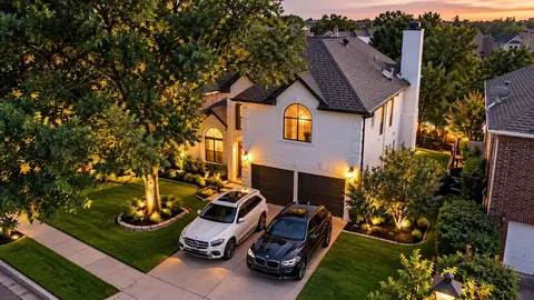 308 Riverwalk Ln, Irving, TX 75063