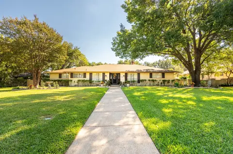 1706 Dakota Dr, Garland, TX 75043