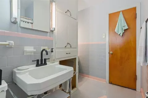 Bath - 2501 N 32nd St, Waco, TX 76708 photo 4 of 6