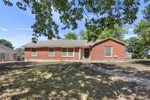 Exterior - 2501 N 32nd St, Waco, TX 76708 photo 4 of 9