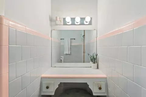 Bath - 2501 N 32nd St, Waco, TX 76708 photo 1 of 6