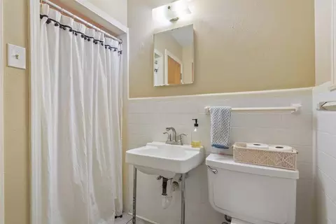 Bath - 2501 N 32nd St, Waco, TX 76708 photo 6 of 6