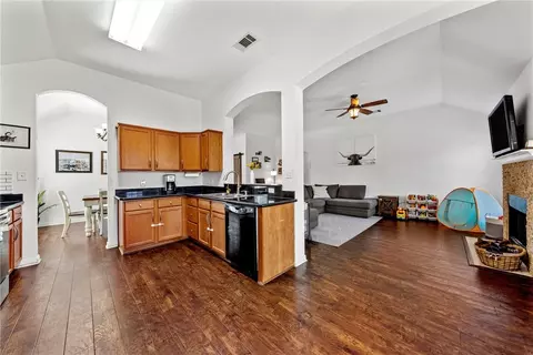 10145 Condor Loop, Waco, TX 76708 photo 5