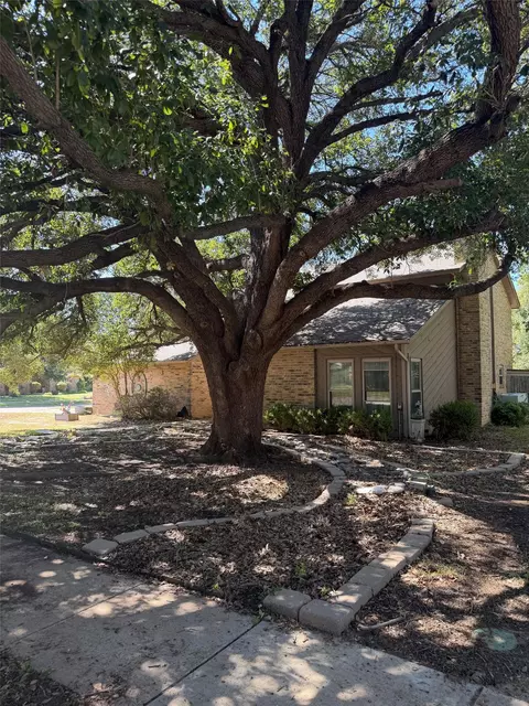 3626 Lake Pontchartrain Dr, Arlington, TX 76016