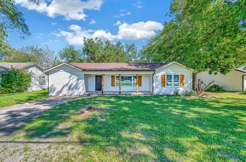 903 E Avenue C, Valley Mills, TX 76689