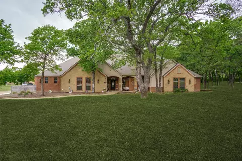 101 Oakwood Dr, Weatherford, TX 76086