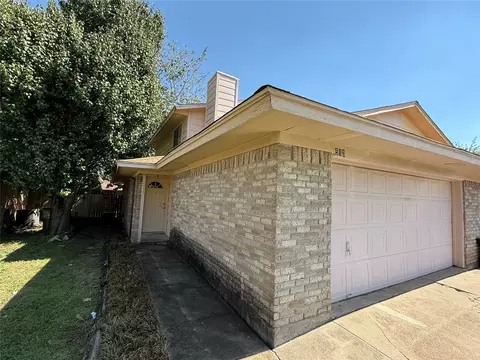 513 S Las Vegas Trl, White Settlement, TX 76108
