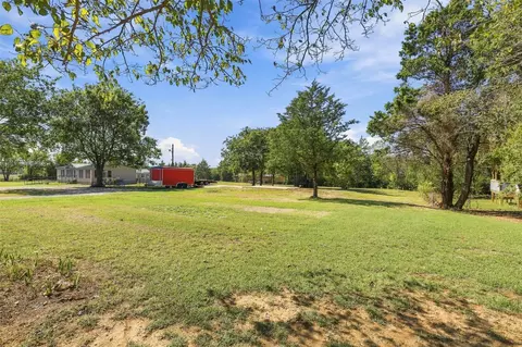 Exterior - 3111 Preston Rd, Denison, TX 75020 photo 9 of 10