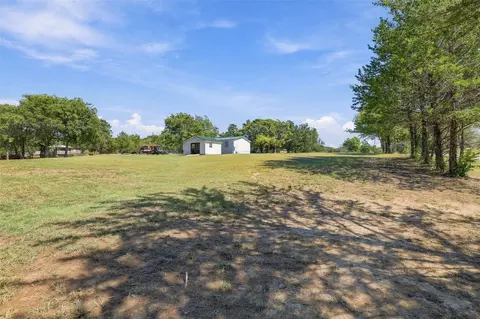 Exterior - 3111 Preston Rd, Denison, TX 75020 photo 5 of 10