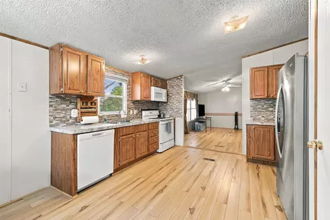 Kitchen - 3111 Preston Rd, Denison, TX 75020 photo 3 of 3