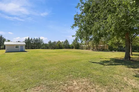 Exterior - 3111 Preston Rd, Denison, TX 75020 photo 8 of 10