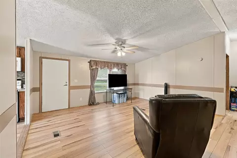 Living - 3111 Preston Rd, Denison, TX 75020 photo 2 of 3