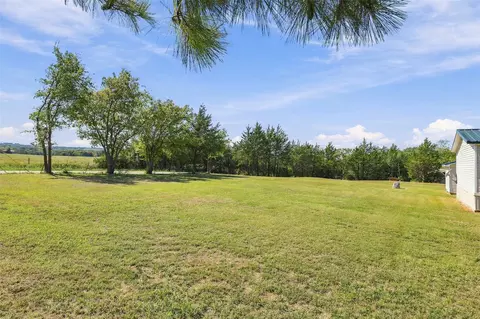 Exterior - 3111 Preston Rd, Denison, TX 75020 photo 3 of 10