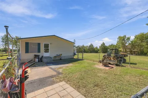 Exterior - 3111 Preston Rd, Denison, TX 75020 photo 10 of 10