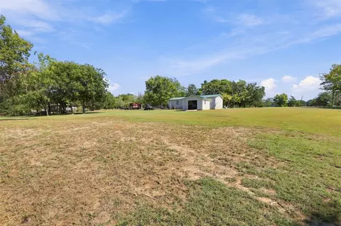 Exterior - 3111 Preston Rd, Denison, TX 75020 photo 6 of 10