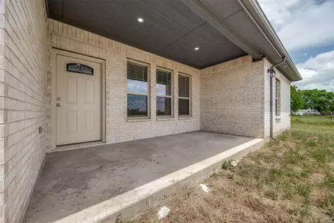 Exterior - 3712 County Road 1102, Celeste, TX 75423 photo 2 of 7