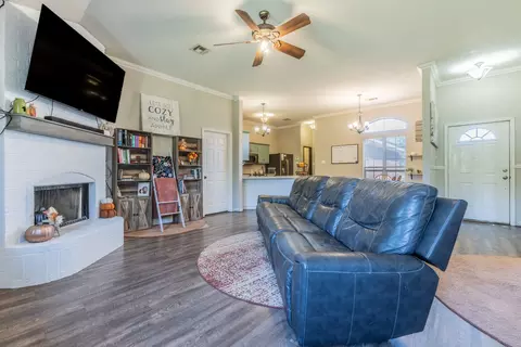 Living - 4930 Spring Valley Rd, Lorena, TX 76655 photo 1 of 1