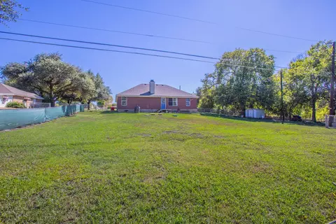 Exterior - 4930 Spring Valley Rd, Lorena, TX 76655 photo 5 of 11