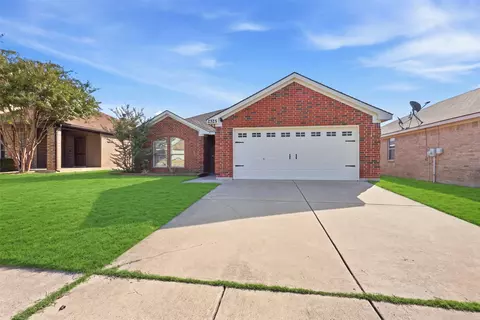 2325 Wakecrest Dr, Fort Worth, TX 76108