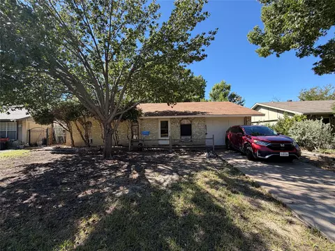 4031 Hartford Dr, Garland, TX 75043