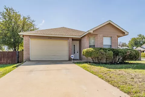 3750 Meadowbrook Dr, Fort Worth, TX 76103