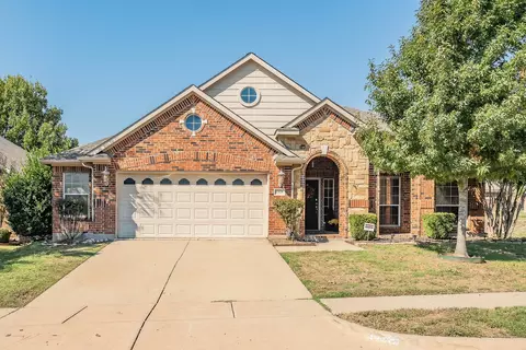 10525 Melrose Ln, Fort Worth, TX 76244